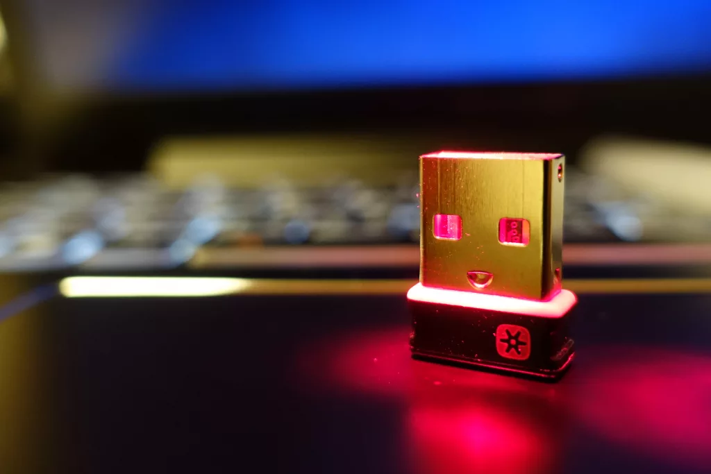 Desconexão de Receptores USB da Logitech Travava o Kernel Linux